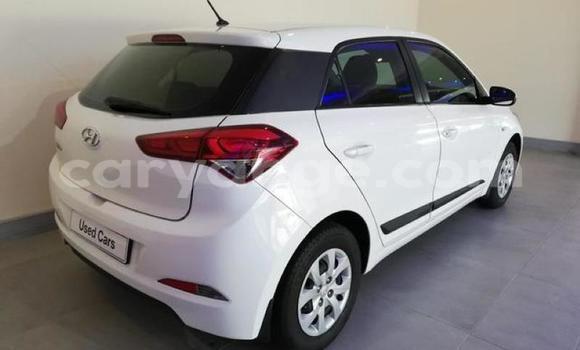 Acheter Occasion Voiture Hyundai I20 Blanc à Rundu, Namibie Acheter Occasion Voiture Hyundai I20 Blanc à Rundu, Namibie