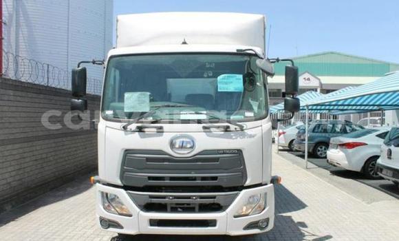 Acheter Occasion Utilitaire Nissan UD Blanc à Henties Bay, Erongo Acheter Occasion Utilitaire Nissan UD Blanc à Henties Bay, Erongo