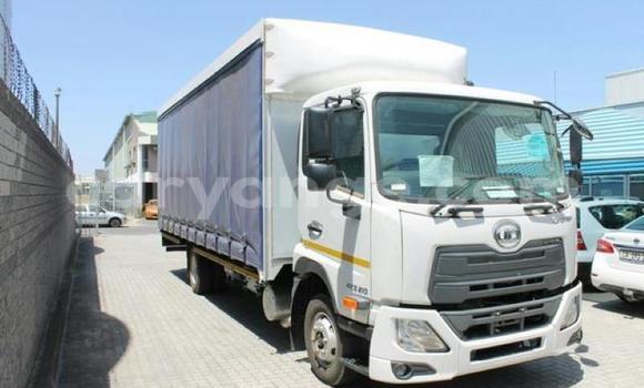 Acheter Occasion Utilitaire Nissan UD Blanc à Henties Bay, Erongo Acheter Occasion Utilitaire Nissan UD Blanc à Henties Bay, Erongo