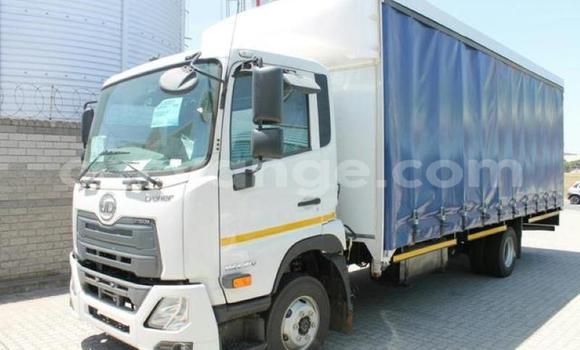 Acheter Occasion Utilitaire Nissan UD Blanc à Henties Bay, Erongo Acheter Occasion Utilitaire Nissan UD Blanc à Henties Bay, Erongo