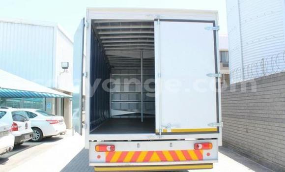 Acheter Occasion Utilitaire Nissan UD Blanc à Henties Bay, Erongo Acheter Occasion Utilitaire Nissan UD Blanc à Henties Bay, Erongo