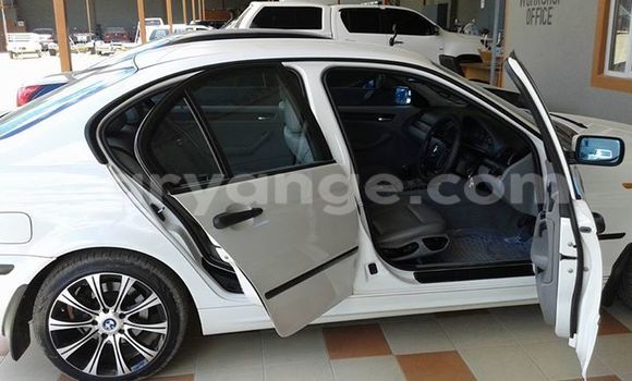 Acheter Occasion Voiture BMW 3–Series Blanc à Windhoek, Namibie Acheter Occasion Voiture BMW 3–Series Blanc à Windhoek, Namibie