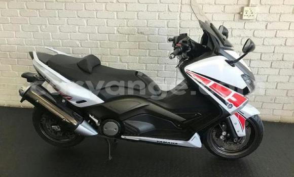 Buy Used Yamaha TMAX White Bike in Henties Bay in Erongo