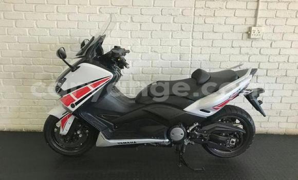Buy Used Yamaha TMAX White Bike in Henties Bay in Erongo Buy Used Yamaha TMAX White Bike in Henties Bay in Erongo