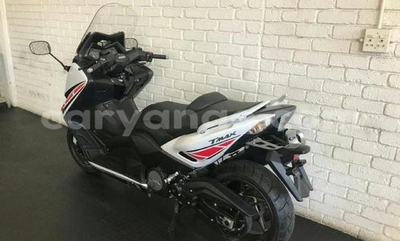 Buy Used Yamaha TMAX White Bike in Henties Bay in Erongo Buy Used Yamaha TMAX White Bike in Henties Bay in Erongo