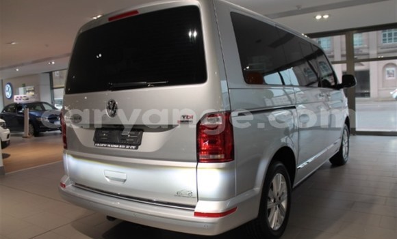Acheter Occasion Voiture Volkswagen Caravelle Gris à Karasburg, Karas Acheter Occasion Voiture Volkswagen Caravelle Gris à Karasburg, Karas
