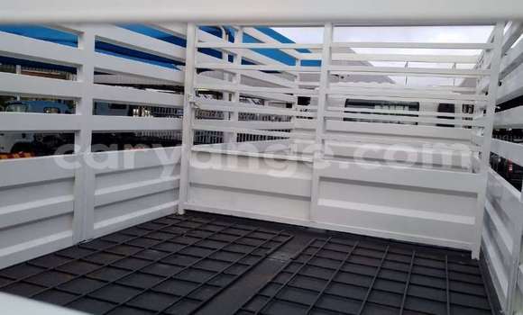 Acheter Occasion Utilitaire Isuzu FTR 850 Blanc à Windhoek, Namibie Acheter Occasion Utilitaire Isuzu FTR 850 Blanc à Windhoek, Namibie