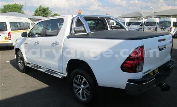 Buy Used Toyota Hilux White Car in Aranos in Hardap Buy Used Toyota Hilux White Car in Aranos in Hardap