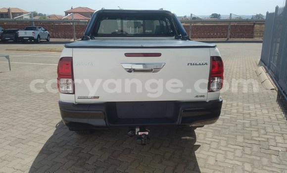 Acheter Occasion Voiture Toyota Hilux Blanc à Karasburg, Karas Acheter Occasion Voiture Toyota Hilux Blanc à Karasburg, Karas