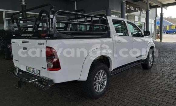 Buy Used Toyota Hilux White Car in Luderitz in Karas Buy Used Toyota Hilux White Car in Luderitz in Karas