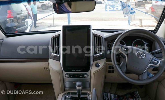 Acheter Import Voiture Toyota Land Cruiser Blanc à Import - Dubai, Namibie Acheter Import Voiture Toyota Land Cruiser Blanc à Import - Dubai, Namibie