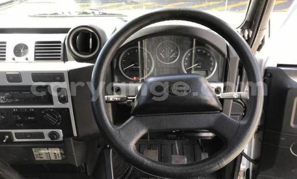 Acheter Occasion Voiture Land Rover Defender Blanc à Windhoek, Namibie Acheter Occasion Voiture Land Rover Defender Blanc à Windhoek, Namibie