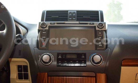 Acheter Import Voiture Toyota Prado Blanc à Import - Dubai, Namibie Acheter Import Voiture Toyota Prado Blanc à Import - Dubai, Namibie