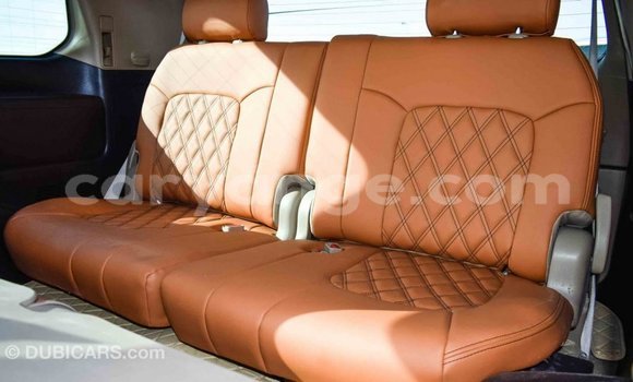 Acheter Import Voiture Toyota Land Cruiser Blanc à Import - Dubai, Namibie Acheter Import Voiture Toyota Land Cruiser Blanc à Import - Dubai, Namibie