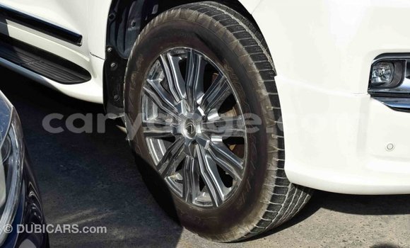 Acheter Import Voiture Toyota Land Cruiser Blanc à Import - Dubai, Namibie Acheter Import Voiture Toyota Land Cruiser Blanc à Import - Dubai, Namibie