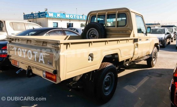 Acheter Import Voiture Toyota Land Cruiser Beige à Import - Dubai, Namibie Acheter Import Voiture Toyota Land Cruiser Beige à Import - Dubai, Namibie