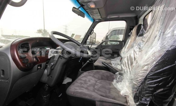 Acheter Import Voiture Hyundai Accent Blanc à Import - Dubai, Namibie Acheter Import Voiture Hyundai Accent Blanc à Import - Dubai, Namibie