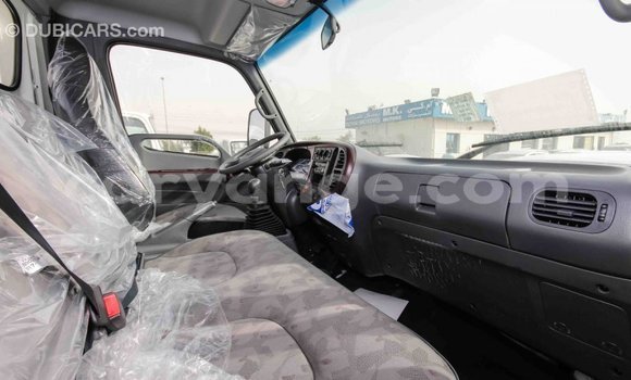 Acheter Import Voiture Hyundai Accent Blanc à Import - Dubai, Namibie Acheter Import Voiture Hyundai Accent Blanc à Import - Dubai, Namibie