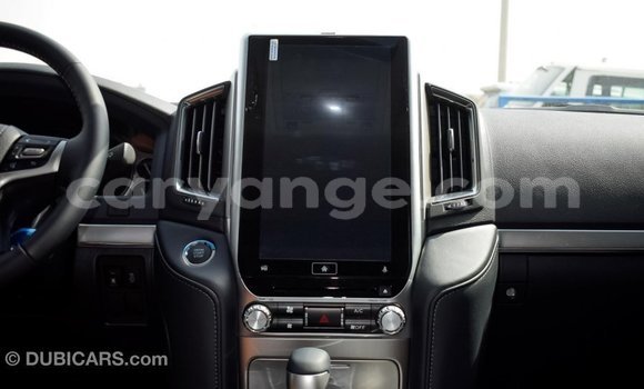 Acheter Import Voiture Toyota Land Cruiser Noir à Import - Dubai, Namibie Acheter Import Voiture Toyota Land Cruiser Noir à Import - Dubai, Namibie