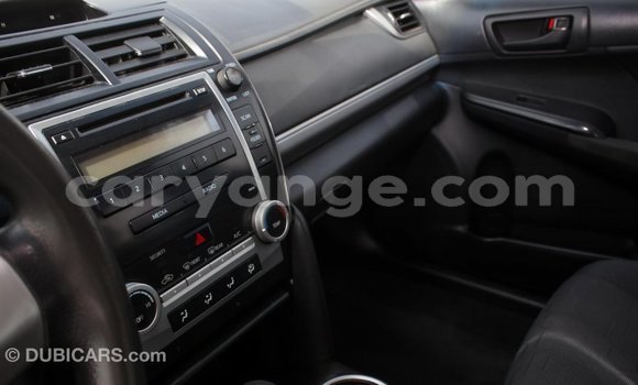 Acheter Import Voiture Toyota Camry Blanc à Import - Dubai, Namibie Acheter Import Voiture Toyota Camry Blanc à Import - Dubai, Namibie