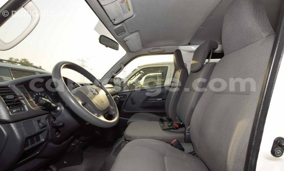 Acheter Import Voiture Toyota 4Runner Blanc à Import - Dubai, Namibie Acheter Import Voiture Toyota 4Runner Blanc à Import - Dubai, Namibie