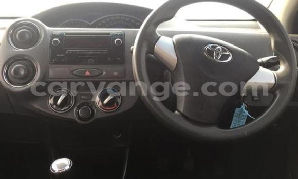 Acheter Occasion Voiture Toyota Etios Blanc à Windhoek, Namibie Acheter Occasion Voiture Toyota Etios Blanc à Windhoek, Namibie