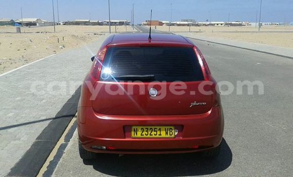 Acheter Occasion Voiture Fiat Punto Rouge à Windhoek, Namibie Acheter Occasion Voiture Fiat Punto Rouge à Windhoek, Namibie