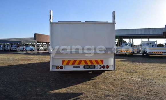 Buy Used Hino 300 Series White Truck in Windhoek in Namibia Buy Used Hino 300 Series White Truck in Windhoek in Namibia
