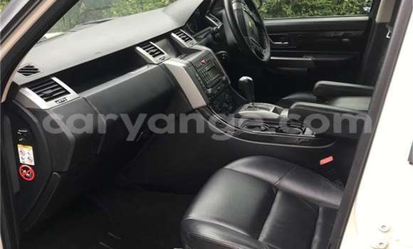 Acheter Occasion Voiture Land Rover Range Rover Blanc à Windhoek, Namibie Acheter Occasion Voiture Land Rover Range Rover Blanc à Windhoek, Namibie