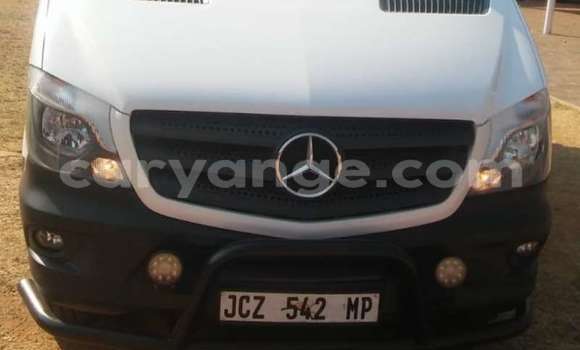 Acheter Occasion Voiture Mercedes Viano Blanc à Windhoek, Namibie Acheter Occasion Voiture Mercedes Viano Blanc à Windhoek, Namibie
