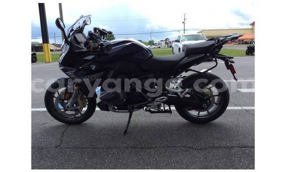 Buy Used Suzuki GSX-S Black Bike in Walvis Bay in Namibia Buy Used Suzuki GSX-S Black Bike in Walvis Bay in Namibia