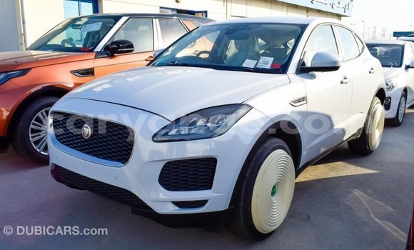 Acheter Import Voiture Jaguar E-Pace Blanc à Import - Dubai, Namibie Acheter Import Voiture Jaguar E-Pace Blanc à Import - Dubai, Namibie