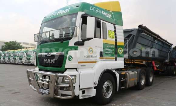 Buy Used Man M2000 Green Truck in Windhoek in Namibia