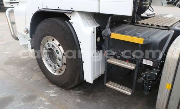 Buy Used Man M2000 Green Truck in Windhoek in Namibia Buy Used Man M2000 Green Truck in Windhoek in Namibia