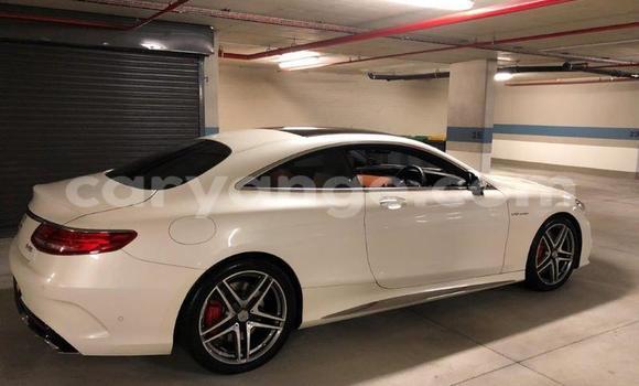 Acheter Occasion Voiture Mercedes-Benz AMG GLC Coupe Blanc à Windhoek, Namibie Acheter Occasion Voiture Mercedes-Benz AMG GLC Coupe Blanc à Windhoek, Namibie