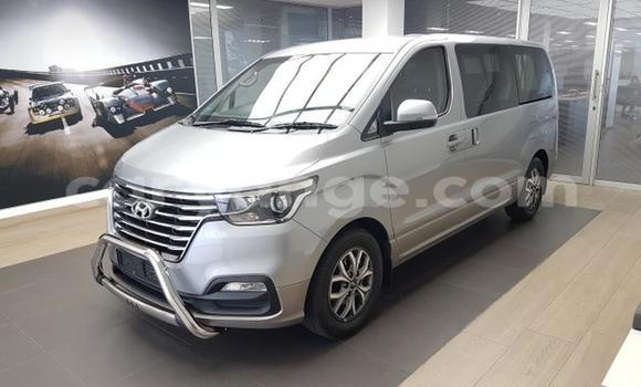 Acheter Occasion Voiture Hyundai H1 Gris à Windhoek, Namibie Acheter Occasion Voiture Hyundai H1 Gris à Windhoek, Namibie