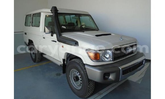 Acheter Import Voiture Abarth 595 Blanc à Import - Dubai, Namibie