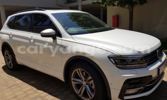 Buy Used Volkswagen Tiguan White Car in Gobabis in Omaheke Buy Used Volkswagen Tiguan White Car in Gobabis in Omaheke