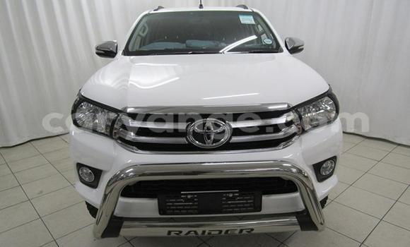 Acheter Occasion Voiture Toyota Hilux Blanc à Windhoek, Namibie Acheter Occasion Voiture Toyota Hilux Blanc à Windhoek, Namibie