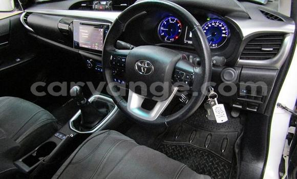 Acheter Occasion Voiture Toyota Hilux Blanc à Windhoek, Namibie Acheter Occasion Voiture Toyota Hilux Blanc à Windhoek, Namibie