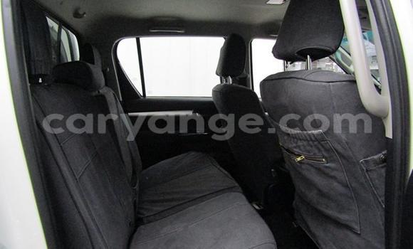 Acheter Occasion Voiture Toyota Hilux Blanc à Windhoek, Namibie Acheter Occasion Voiture Toyota Hilux Blanc à Windhoek, Namibie