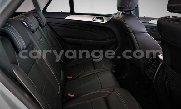 Acheter Occasion Voiture Mercedes-Benz ML–Class Gris à Karasburg, Karas Acheter Occasion Voiture Mercedes-Benz ML–Class Gris à Karasburg, Karas