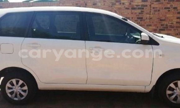 Acheter Occasion Voiture Toyota Avanza Blanc à Grootfontein, Namibie Acheter Occasion Voiture Toyota Avanza Blanc à Grootfontein, Namibie