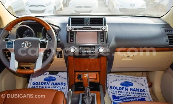 Acheter Import Voiture Toyota Prado Blanc à Import - Dubai, Namibie Acheter Import Voiture Toyota Prado Blanc à Import - Dubai, Namibie