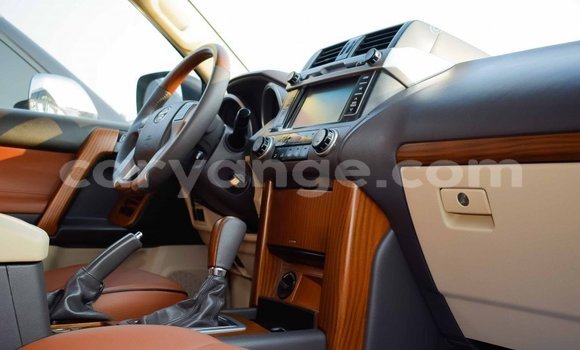 Acheter Import Voiture Toyota Prado Blanc à Import - Dubai, Namibie Acheter Import Voiture Toyota Prado Blanc à Import - Dubai, Namibie