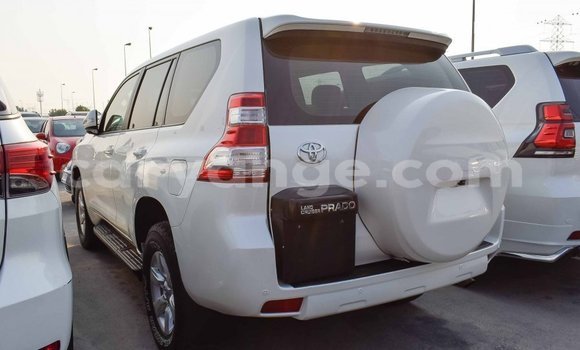 Acheter Import Voiture Toyota Prado Blanc à Import - Dubai, Namibie Acheter Import Voiture Toyota Prado Blanc à Import - Dubai, Namibie