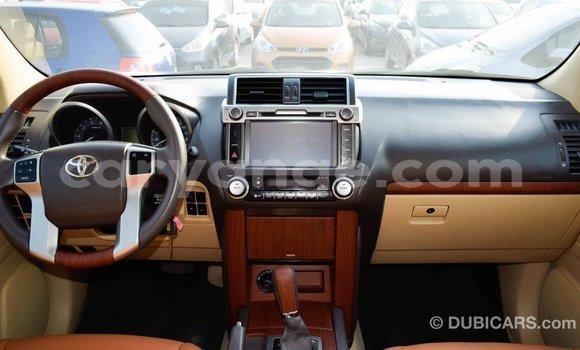 Acheter Import Voiture Toyota Prado Blanc à Import - Dubai, Namibie Acheter Import Voiture Toyota Prado Blanc à Import - Dubai, Namibie