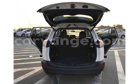 Acheter Import Voiture Toyota 4Runner Blanc à Import - Dubai, Namibie Acheter Import Voiture Toyota 4Runner Blanc à Import - Dubai, Namibie