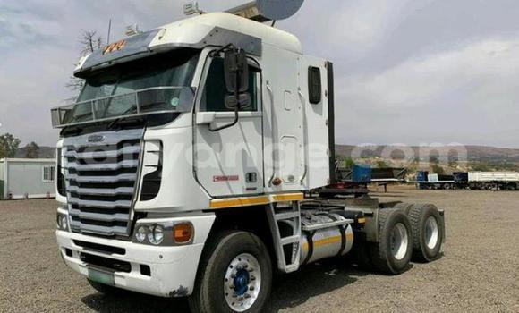 Buy Used Freightliner 90 Cum 500 White Truck in Henties Bay in Erongo Buy Used Freightliner 90 Cum 500 White Truck in Henties Bay in Erongo