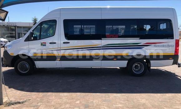 Acheter Occasion Voiture Mercedes-Benz C–Class Blanc à Windhoek, Namibie Acheter Occasion Voiture Mercedes-Benz C–Class Blanc à Windhoek, Namibie